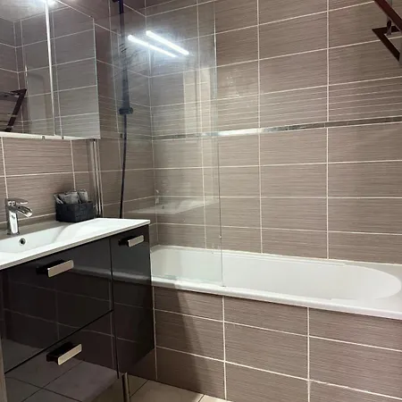 Lescale Zen De * באילי-רומאינוויליירס